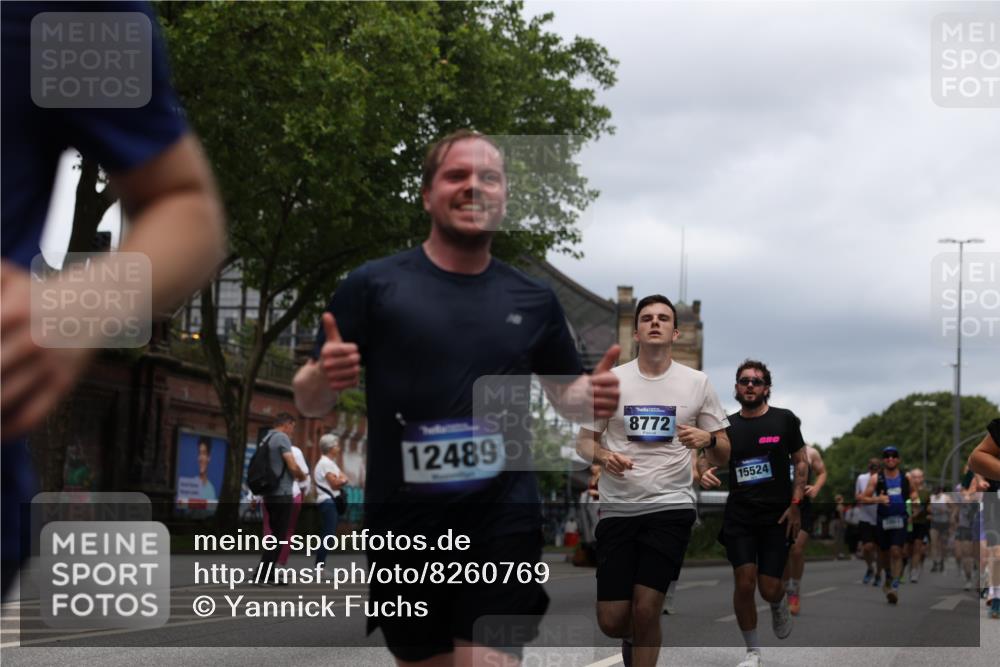 29.06.2025 - hella hamburg halbmarathon Yannick Fuchs http://msf.ph/oto/8260769 29.06.2025 10:48:37 20KM 1125, 1327, 1410, 1496, 1628, 1815, 2474, 2561, 2771, 2884, 3041, 3177, 3791, 3794, 3861, 3945, 4189, 4231, 4938, 5319, 6082, 6084, 6356, 6433, 6443, 6581, 6587, 6723, 6994, 8449, 8514, 8698, 8772, 8798, 8973, 9012, 9060, 9227, 10191, 10192, 10263, 10266, 10368, 10376, 11184, 11333, 11499, 11747, 11797, 11799, 11976, 12186, 12362, 12489, 12961, 13297, 13988, 14036, 14175, 14592, 14638, 14660, 14818, 14948, 15113, 15156, 15169, 15389, 15408, 15524, 15879, 16047, 16574 meine-sportfotos.de