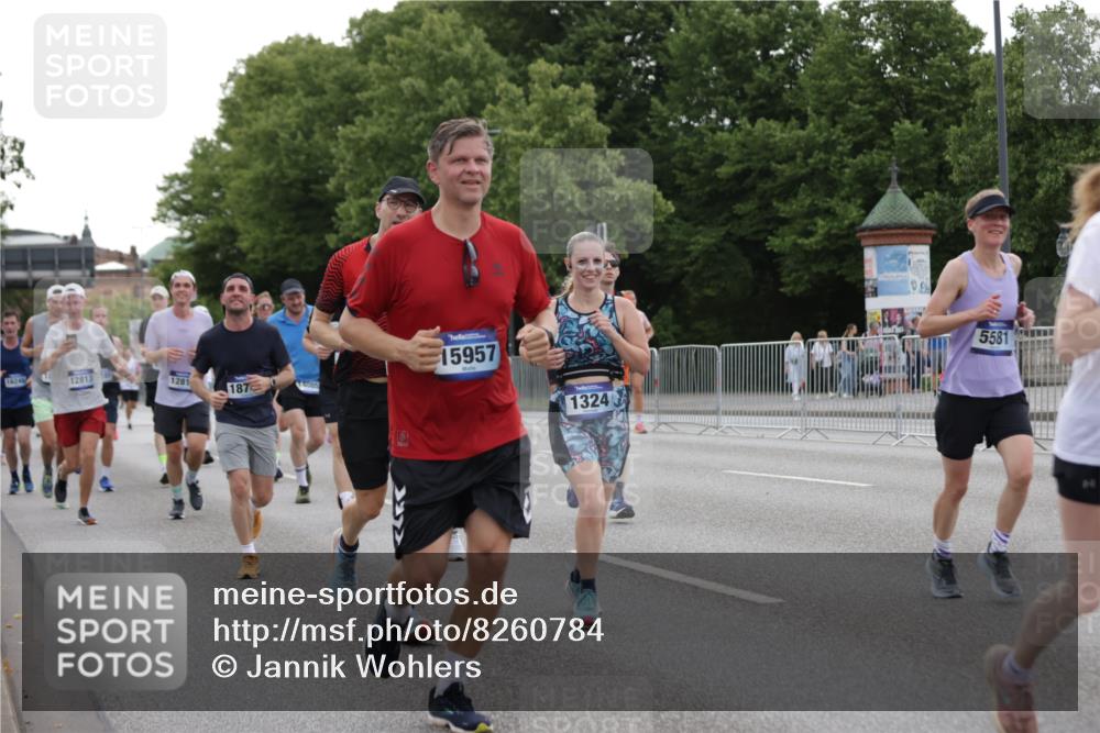 29.06.2025 - hella hamburg halbmarathon Jannik Wohlers http://msf.ph/oto/8260784 29.06.2025 10:32:42 Lombardsbrücke 1078, 1324, 1732, 1764, 2038, 2054, 2085, 2959, 3391, 3708, 3871, 4030, 4096, 4555, 4650, 5110, 5180, 5581, 5917, 6773, 6861, 7982, 8170, 8595, 9143, 9289, 9471, 9542, 9768, 11229, 11260, 11713, 11756, 11826, 12039, 12423, 12424, 12812, 12813, 12907, 13339, 13789, 14085, 14305, 14347, 14743, 15091, 15815, 15885, 15951, 15957, 16246, 16391, 16702, 17157, 17317, 17417, 17664, 18191, 18409, 18742, 18743, 18951, 19213 meine-sportfotos.de