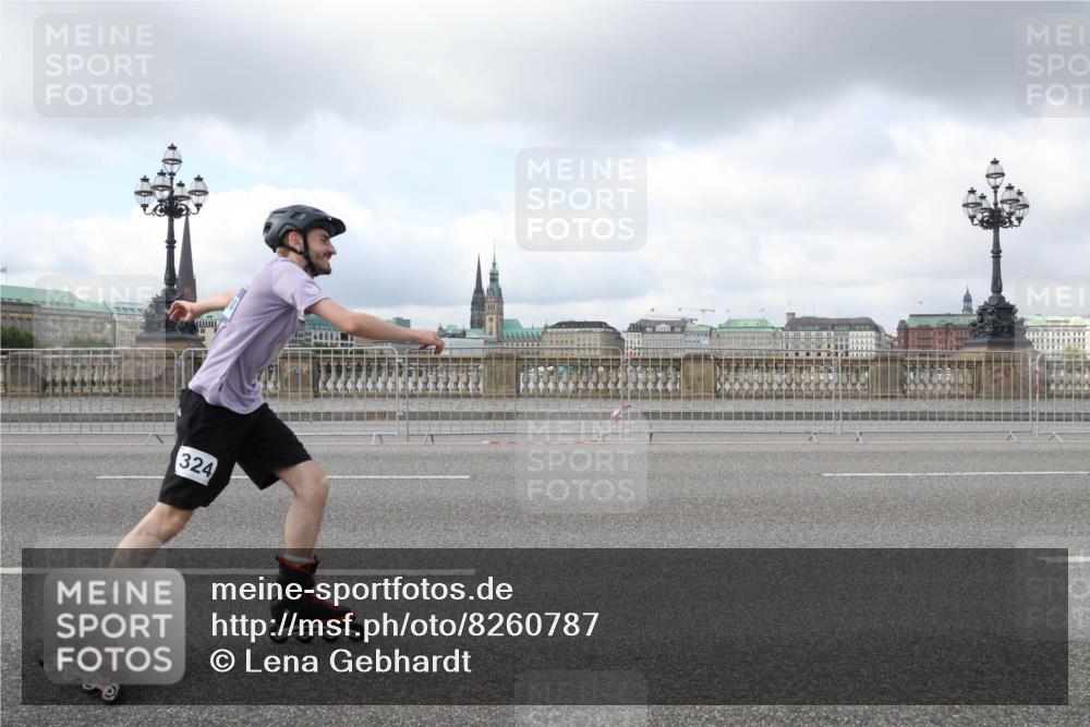 29.06.2025 - hella hamburg halbmarathon Lena Gebhardt http://msf.ph/oto/8260787 29.06.2025 09:03:37 Lombardsbrücke  meine-sportfotos.de
