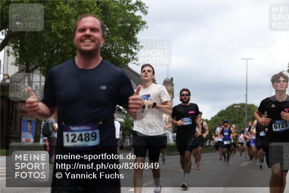 29.06.2025 - hella hamburg halbmarathon Yannick Fuchs http://msf.ph/oto/8260849 29.06.2025 10:48:37 20KM 1125, 1327, 1410, 1496, 1628, 1815, 2474, 2561, 2771, 2884, 3041, 3177, 3791, 3794, 3861, 3945, 4189, 4231, 4938, 5319, 6082, 6084, 6356, 6433, 6443, 6581, 6587, 6723, 6994, 8449, 8514, 8698, 8772, 8798, 8973, 9012, 9060, 9227, 10191, 10192, 10263, 10266, 10368, 10376, 11184, 11333, 11499, 11747, 11797, 11799, 11976, 12186, 12362, 12489, 12961, 13297, 13988, 14036, 14175, 14592, 14638, 14660, 14818, 14948, 15113, 15156, 15169, 15389, 15408, 15524, 15879, 16047, 16574 meine-sportfotos.de