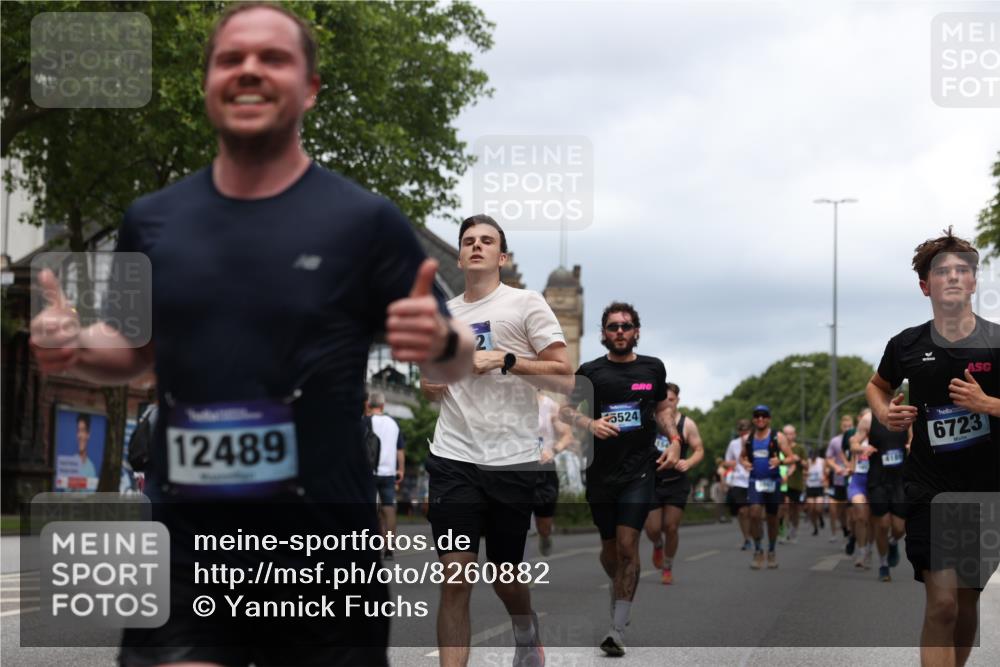 29.06.2025 - hella hamburg halbmarathon Yannick Fuchs http://msf.ph/oto/8260882 29.06.2025 10:48:37 20KM 1125, 1327, 1410, 1496, 1628, 1815, 2474, 2561, 2771, 2884, 3041, 3177, 3791, 3794, 3861, 3945, 4189, 4231, 4938, 5319, 6082, 6084, 6356, 6433, 6443, 6581, 6587, 6723, 6994, 8449, 8514, 8698, 8772, 8798, 8973, 9012, 9060, 9227, 10191, 10192, 10263, 10266, 10368, 10376, 11184, 11333, 11499, 11747, 11797, 11799, 11976, 12186, 12362, 12489, 12961, 13297, 13988, 14036, 14175, 14592, 14638, 14660, 14818, 14948, 15113, 15156, 15169, 15389, 15408, 15524, 15879, 16047, 16574 meine-sportfotos.de