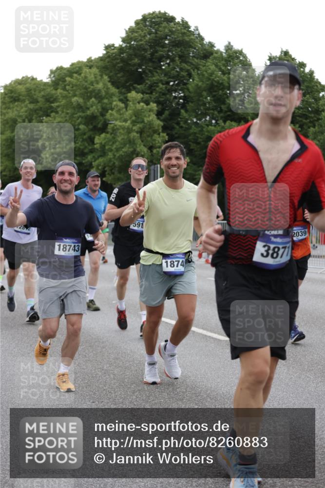 29.06.2025 - hella hamburg halbmarathon Jannik Wohlers http://msf.ph/oto/8260883 29.06.2025 10:32:44 Lombardsbrücke 1324, 1764, 2038, 2054, 2085, 2838, 2959, 3391, 3708, 3871, 4030, 4096, 4555, 4650, 5110, 5180, 5581, 5917, 6773, 7982, 8595, 9143, 9289, 9471, 9768, 11229, 11260, 11713, 11826, 12039, 12423, 12424, 12812, 12813, 12907, 13339, 13789, 14085, 14305, 14347, 14743, 15091, 15815, 15885, 15951, 15957, 15964, 16246, 16270, 16391, 16702, 17135, 17157, 17317, 17417, 17664, 18191, 18409, 18742, 18743, 18951, 19213 meine-sportfotos.de