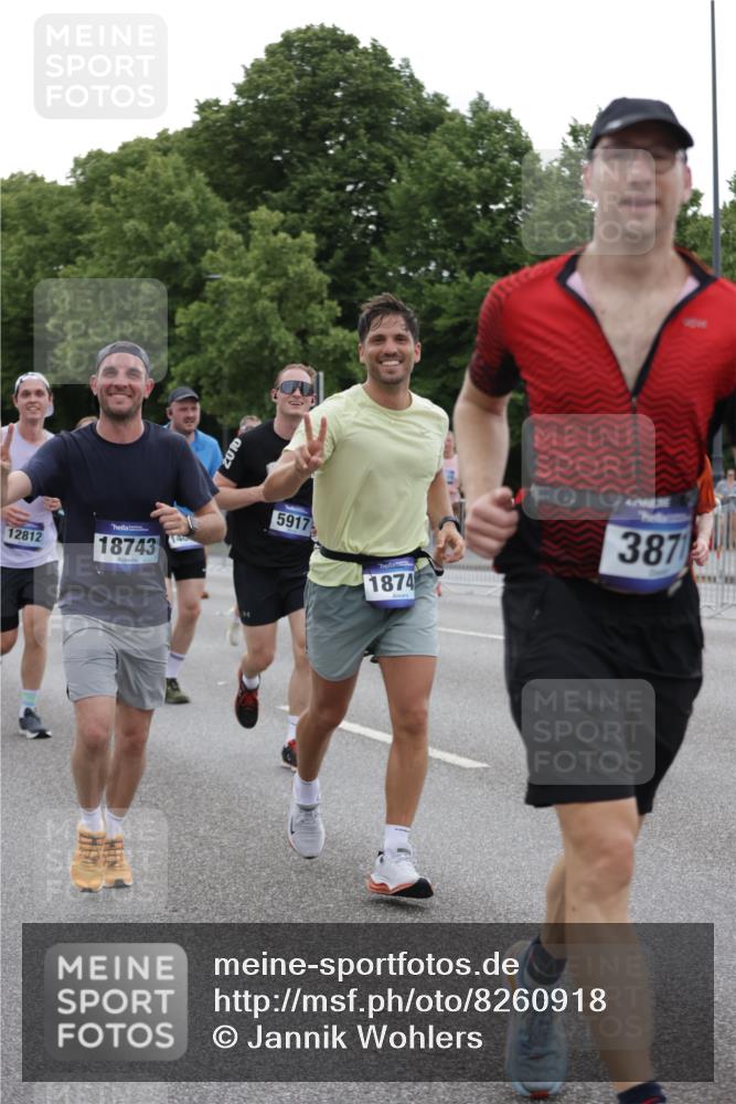 29.06.2025 - hella hamburg halbmarathon Jannik Wohlers http://msf.ph/oto/8260918 29.06.2025 10:32:44 Lombardsbrücke 1324, 1764, 2038, 2054, 2085, 2838, 2959, 3391, 3708, 3871, 4030, 4096, 4555, 4650, 5110, 5180, 5581, 5917, 6773, 7982, 8595, 9143, 9289, 9471, 9768, 11229, 11260, 11713, 11826, 12039, 12423, 12424, 12812, 12813, 12907, 13339, 13789, 14085, 14305, 14347, 14743, 15091, 15815, 15885, 15951, 15957, 15964, 16246, 16270, 16391, 16702, 17135, 17157, 17317, 17417, 17664, 18191, 18409, 18742, 18743, 18951, 19213 meine-sportfotos.de