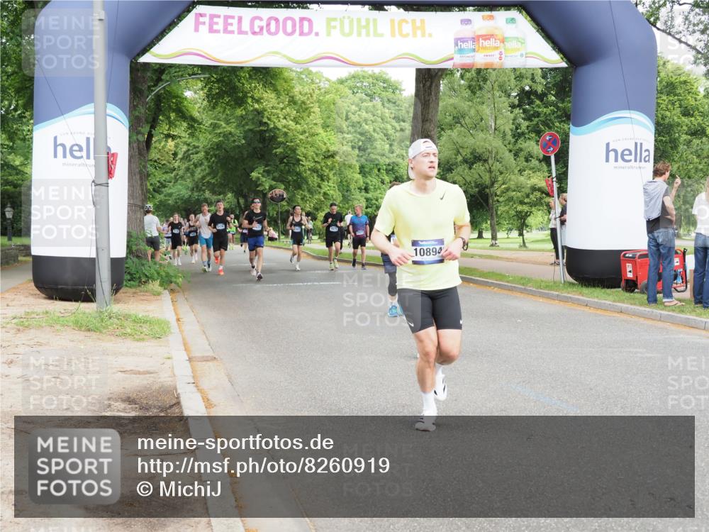 29.06.2025 - hella hamburg halbmarathon MichiJ http://msf.ph/oto/8260919 29.06.2025 10:29:54 Zwischen KM18-KM19 2579, 5410, 7378, 9659, 10894, 14661, 14820, 16281, 17720, 18442 meine-sportfotos.de