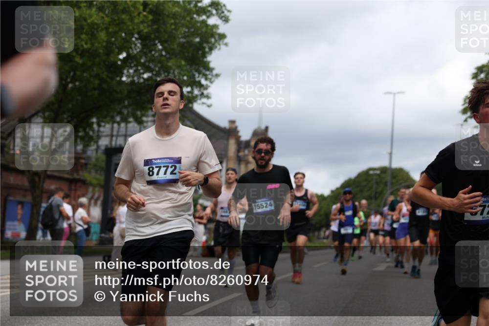 29.06.2025 - hella hamburg halbmarathon Yannick Fuchs http://msf.ph/oto/8260974 29.06.2025 10:48:38 20KM 1125, 1327, 1410, 1496, 1506, 1628, 1815, 2474, 2561, 2771, 2884, 3041, 3177, 3791, 3794, 3861, 3945, 4029, 4189, 4231, 4938, 5319, 6082, 6084, 6433, 6443, 6581, 6587, 6723, 6994, 8449, 8487, 8514, 8698, 8772, 8798, 8973, 9012, 9060, 9227, 10191, 10192, 10263, 10266, 10368, 10376, 11184, 11333, 11499, 11747, 11797, 11799, 11976, 12186, 12362, 12489, 12961, 13297, 13988, 14036, 14175, 14592, 14638, 14660, 14818, 14948, 15156, 15169, 15389, 15408, 15524, 15879, 16047 meine-sportfotos.de