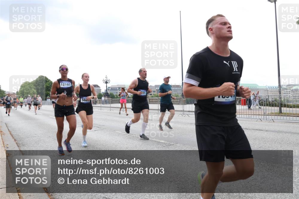 29.06.2025 - hella hamburg halbmarathon Lena Gebhardt http://msf.ph/oto/8261003 29.06.2025 10:34:28 Lombardsbrücke 1025, 1672, 1705, 1787, 2023, 2265, 2412, 2464, 2496, 2510, 2511, 2526, 2801, 2933, 3130, 3145, 3420, 3829, 3848, 4540, 4807, 4824, 4826, 5453, 5584, 5609, 6034, 6105, 6171, 6329, 6571, 6574, 6843, 7324, 7329, 7386, 7644, 7733, 8277, 8349, 8705, 8965, 9122, 9164, 9379, 9448, 9514, 10335, 10360, 10564, 10674, 11245, 11872, 12164, 13957, 15477, 16238, 16311, 16390, 16682, 16919, 17230, 18158, 18941 meine-sportfotos.de