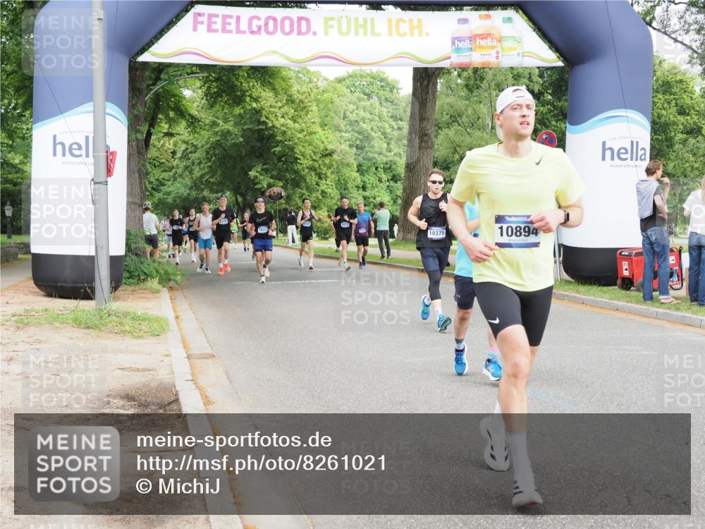 29.06.2025 - hella hamburg halbmarathon MichiJ http://msf.ph/oto/8261021 29.06.2025 10:29:55 Zwischen KM18-KM19 2579, 5410, 7378, 9659, 10375, 10894, 14661, 16281, 17720, 18442 meine-sportfotos.de