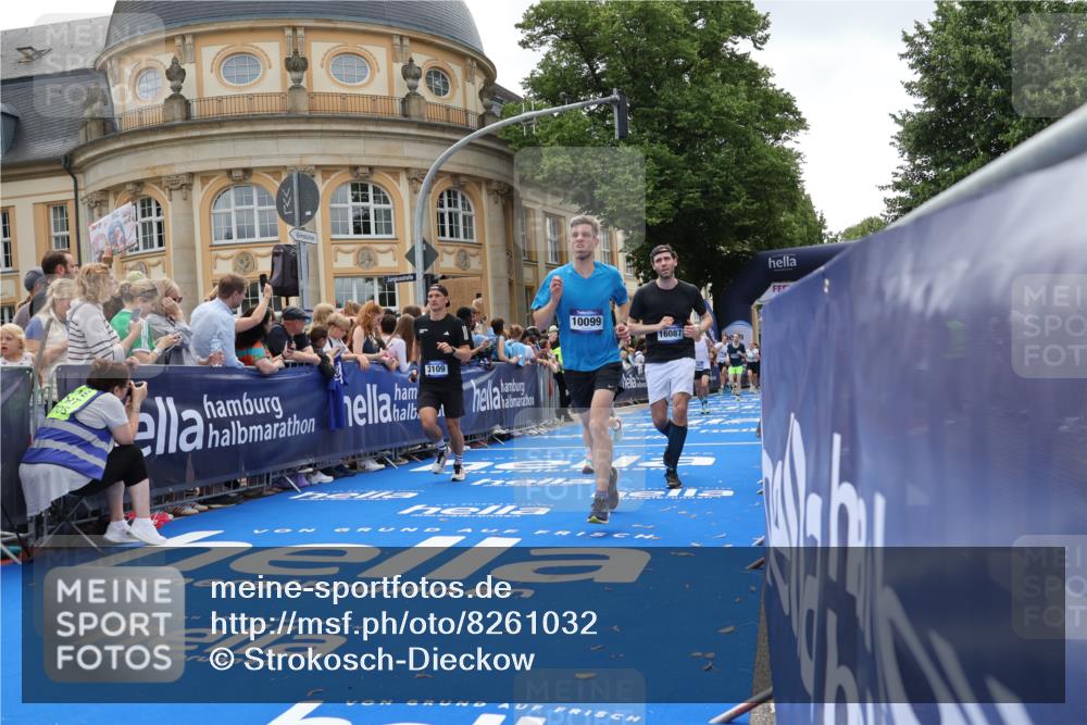 29.06.2025 - hella hamburg halbmarathon Strokosch-Dieckow http://msf.ph/oto/8261032 29.06.2025 10:43:20 Ziel 2653, 3109, 3124, 3146, 3928, 5506, 8664, 10099, 10237, 13348, 15921, 16314, 16720, 16997, 17391, 18274, 18942, 18987, 19009, 19051 meine-sportfotos.de