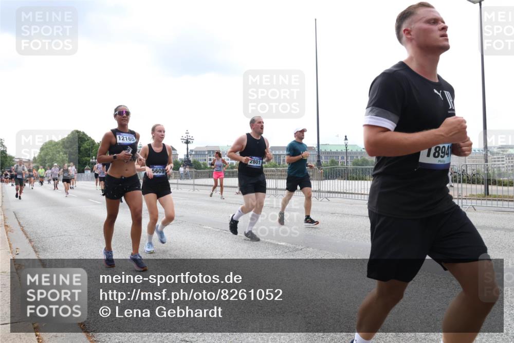 29.06.2025 - hella hamburg halbmarathon Lena Gebhardt http://msf.ph/oto/8261052 29.06.2025 10:34:29 Lombardsbrücke 1025, 1672, 1705, 1787, 2023, 2265, 2412, 2464, 2496, 2510, 2511, 2526, 2801, 2933, 3130, 3145, 3420, 3829, 3848, 4540, 4807, 4824, 4826, 5453, 5609, 6034, 6105, 6171, 6329, 6571, 6574, 6843, 7324, 7329, 7386, 7644, 7733, 8277, 8349, 8705, 8965, 9122, 9164, 9379, 9448, 9514, 10335, 10360, 10564, 10674, 11245, 11872, 12164, 12382, 13957, 15477, 16238, 16311, 16390, 16682, 16919, 17230, 18158, 18941 meine-sportfotos.de