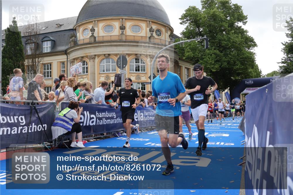 29.06.2025 - hella hamburg halbmarathon Strokosch-Dieckow http://msf.ph/oto/8261072 29.06.2025 10:43:20 Ziel 2653, 3109, 3124, 3146, 3928, 5506, 8664, 10099, 10237, 13348, 15921, 16314, 16720, 16997, 17391, 18274, 18942, 18987, 19009, 19051 meine-sportfotos.de