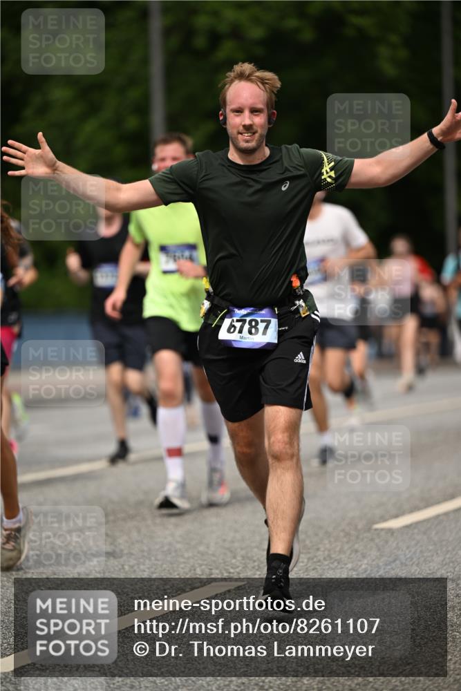 29.06.2025 - hella hamburg halbmarathon Dr. Thomas Lammeyer http://msf.ph/oto/8261107 29.06.2025 10:35:15 Kennedybrücke 1059, 1097, 1472, 1547, 1979, 2414, 2754, 2755, 2914, 3281, 3443, 4561, 4817, 5437, 5943, 6057, 6078, 6195, 6546, 6616, 6725, 6787, 7120, 7604, 7772, 8050, 8812, 8941, 10586 meine-sportfotos.de