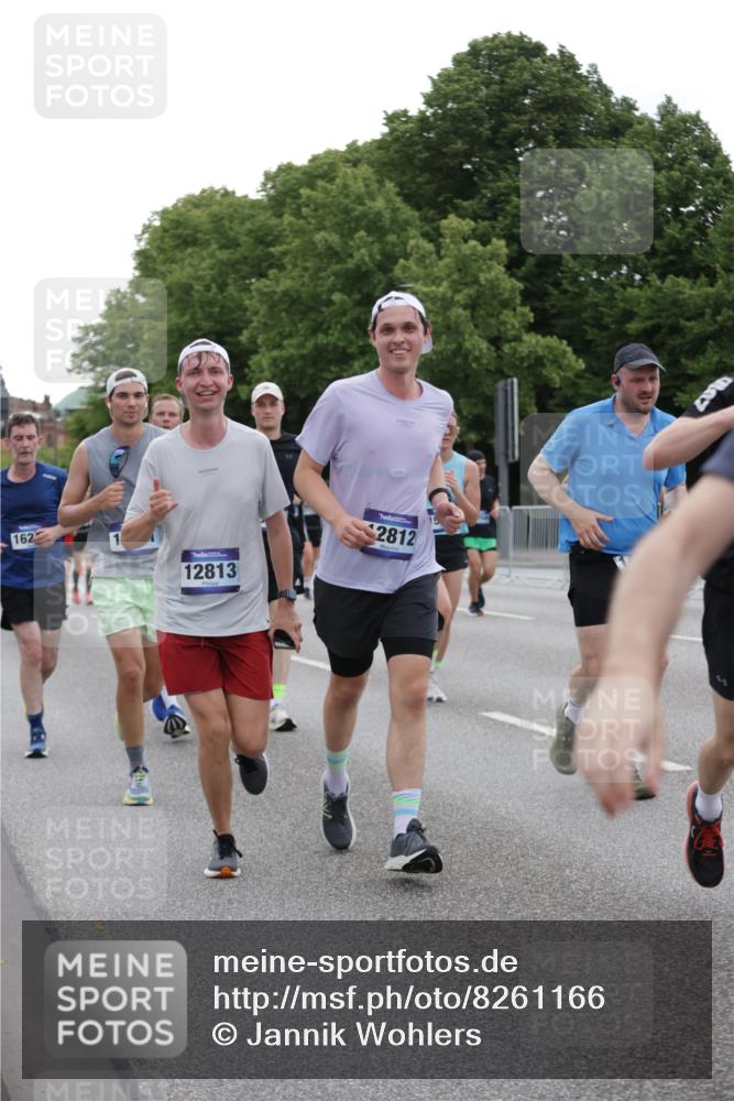 29.06.2025 - hella hamburg halbmarathon Jannik Wohlers http://msf.ph/oto/8261166 29.06.2025 10:32:46 Lombardsbrücke 1324, 1764, 2038, 2054, 2085, 2838, 2959, 3391, 3871, 4030, 4096, 4445, 4650, 5110, 5180, 5581, 5917, 6773, 7982, 8595, 9143, 9289, 9471, 11229, 11260, 11713, 11826, 12039, 12812, 12813, 13339, 14085, 14305, 14743, 15091, 15815, 15885, 15951, 15957, 15964, 16246, 16270, 16391, 17135, 17157, 17317, 17417, 18191, 18409, 18742, 18743, 18951 meine-sportfotos.de