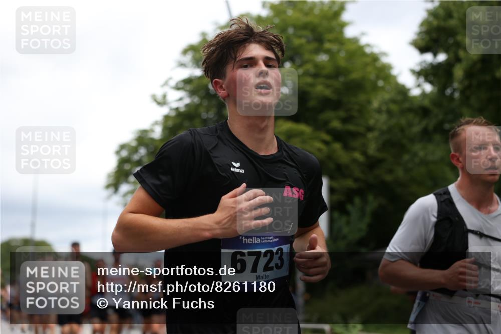 29.06.2025 - hella hamburg halbmarathon Yannick Fuchs http://msf.ph/oto/8261180 29.06.2025 10:48:38 20KM 1125, 1327, 1410, 1496, 1506, 1628, 1815, 2474, 2561, 2771, 2884, 3041, 3177, 3791, 3794, 3861, 3945, 4029, 4189, 4231, 4938, 5319, 6082, 6084, 6433, 6443, 6581, 6587, 6723, 6994, 8449, 8487, 8514, 8698, 8772, 8798, 8973, 9012, 9060, 9227, 10191, 10192, 10263, 10266, 10368, 10376, 11184, 11333, 11499, 11747, 11797, 11799, 11976, 12186, 12362, 12489, 12961, 13297, 13988, 14036, 14175, 14592, 14638, 14660, 14818, 14948, 15156, 15169, 15389, 15408, 15524, 15879, 16047 meine-sportfotos.de