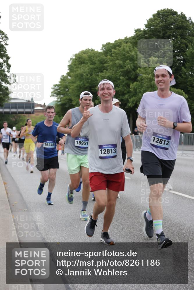 29.06.2025 - hella hamburg halbmarathon Jannik Wohlers http://msf.ph/oto/8261186 29.06.2025 10:32:46 Lombardsbrücke 1324, 1764, 2038, 2054, 2085, 2838, 2959, 3391, 3871, 4030, 4096, 4445, 4650, 5110, 5180, 5581, 5917, 6773, 7982, 8595, 9143, 9289, 9471, 11229, 11260, 11713, 11826, 12039, 12812, 12813, 13339, 14085, 14305, 14743, 15091, 15815, 15885, 15951, 15957, 15964, 16246, 16270, 16391, 17135, 17157, 17317, 17417, 18191, 18409, 18742, 18743, 18951 meine-sportfotos.de