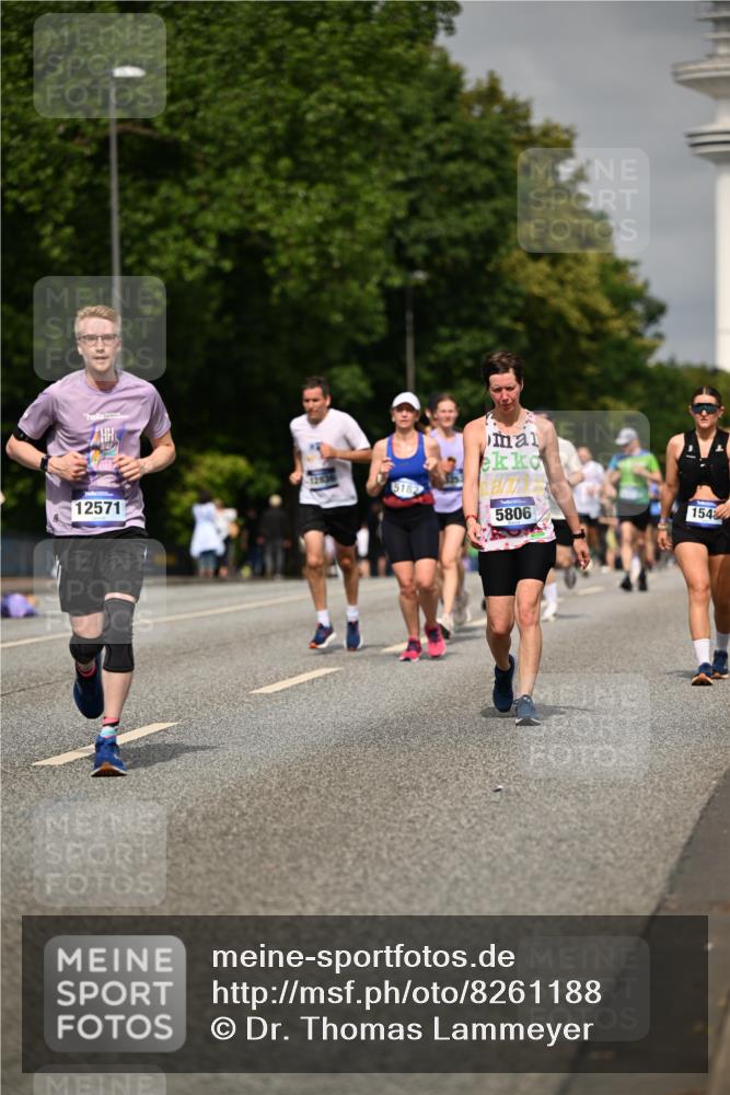 29.06.2025 - hella hamburg halbmarathon Dr. Thomas Lammeyer http://msf.ph/oto/8261188 29.06.2025 10:14:41 Kennedybrücke 1052, 1186, 1548, 1781, 2868, 5182, 5653, 5806, 8561, 8685, 9150, 9829, 11149 meine-sportfotos.de