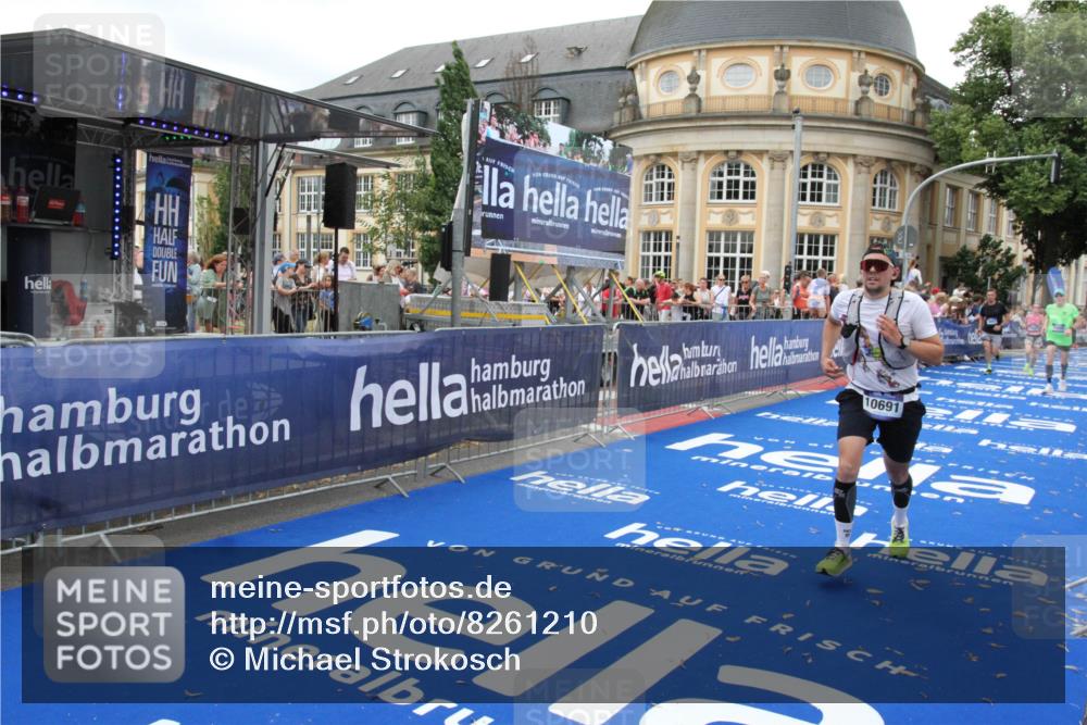 29.06.2025 - hella hamburg halbmarathon Michael Strokosch http://msf.ph/oto/8261210 29.06.2025 10:51:38 Ziel 1335, 5008, 10691, 13327, 13403, 14012, 19007, 19020 meine-sportfotos.de