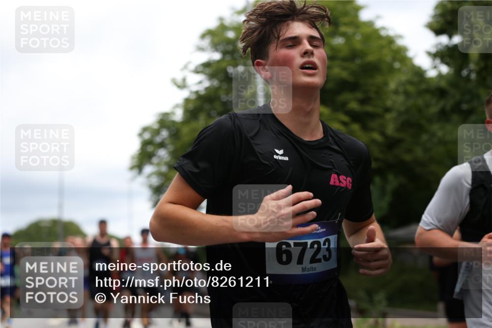 29.06.2025 - hella hamburg halbmarathon Yannick Fuchs http://msf.ph/oto/8261211 29.06.2025 10:48:38 20KM 1125, 1327, 1410, 1496, 1506, 1628, 1815, 2474, 2561, 2771, 2884, 3041, 3177, 3791, 3794, 3861, 3945, 4029, 4189, 4231, 4938, 5319, 6082, 6084, 6433, 6443, 6581, 6587, 6723, 6994, 8449, 8487, 8514, 8698, 8772, 8798, 8973, 9012, 9060, 9227, 10191, 10192, 10263, 10266, 10368, 10376, 11184, 11333, 11499, 11747, 11797, 11799, 11976, 12186, 12362, 12489, 12961, 13297, 13988, 14036, 14175, 14592, 14638, 14660, 14818, 14948, 15156, 15169, 15389, 15408, 15524, 15879, 16047 meine-sportfotos.de