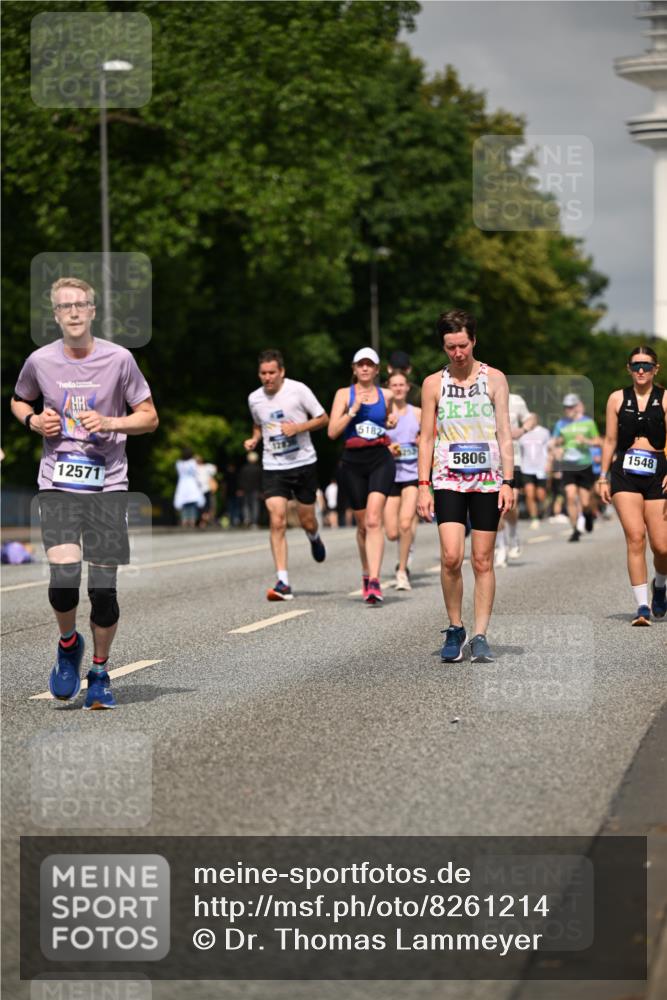 29.06.2025 - hella hamburg halbmarathon Dr. Thomas Lammeyer http://msf.ph/oto/8261214 29.06.2025 10:14:41 Kennedybrücke 1052, 1186, 1548, 1781, 2868, 5182, 5653, 5806, 8561, 8685, 9150, 9829, 11149 meine-sportfotos.de