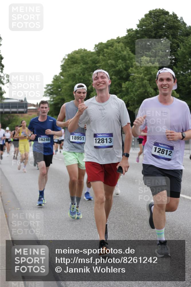 29.06.2025 - hella hamburg halbmarathon Jannik Wohlers http://msf.ph/oto/8261242 29.06.2025 10:32:46 Lombardsbrücke 1324, 1764, 2038, 2054, 2085, 2838, 2959, 3391, 3871, 4030, 4096, 4445, 4650, 5110, 5180, 5581, 5917, 6773, 7982, 8595, 9143, 9289, 9471, 11229, 11260, 11713, 11826, 12039, 12812, 12813, 13339, 14085, 14305, 14743, 15091, 15815, 15885, 15951, 15957, 15964, 16246, 16270, 16391, 17135, 17157, 17317, 17417, 18191, 18409, 18742, 18743, 18951 meine-sportfotos.de