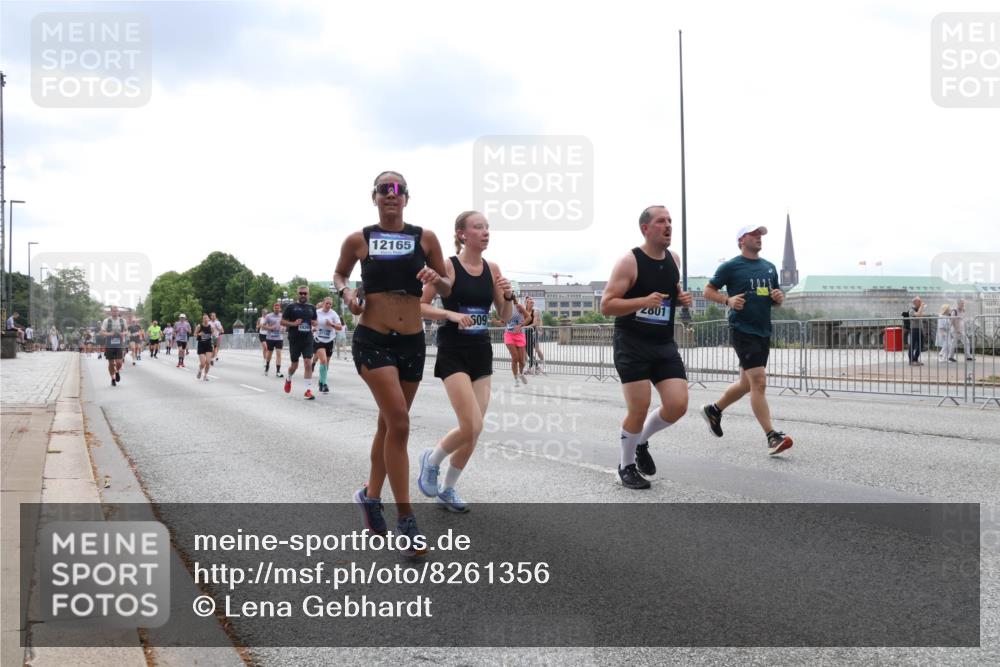29.06.2025 - hella hamburg halbmarathon Lena Gebhardt http://msf.ph/oto/8261356 29.06.2025 10:34:29 Lombardsbrücke 1025, 1672, 1705, 1787, 2023, 2265, 2412, 2464, 2496, 2510, 2511, 2526, 2801, 2933, 3130, 3145, 3420, 3829, 3848, 4540, 4807, 4824, 4826, 5453, 5609, 6034, 6105, 6171, 6329, 6571, 6574, 6843, 7324, 7329, 7386, 7644, 7733, 8277, 8349, 8705, 8965, 9122, 9164, 9379, 9448, 9514, 10335, 10360, 10564, 10674, 11245, 11872, 12164, 12382, 13957, 15477, 16238, 16311, 16390, 16682, 16919, 17230, 18158, 18941 meine-sportfotos.de