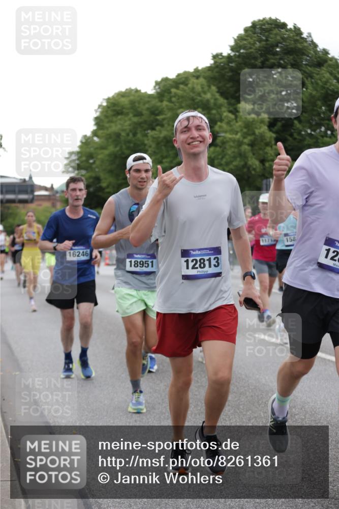 29.06.2025 - hella hamburg halbmarathon Jannik Wohlers http://msf.ph/oto/8261361 29.06.2025 10:32:47 Lombardsbrücke 1324, 1764, 2038, 2054, 2085, 2838, 2959, 3341, 3391, 3871, 4030, 4096, 4445, 4650, 5110, 5180, 5581, 5917, 6773, 7982, 8595, 9143, 9289, 9591, 9592, 11229, 11260, 11713, 11826, 12039, 12812, 12813, 13339, 14085, 14305, 14743, 15091, 15815, 15885, 15951, 15957, 15964, 16246, 16270, 16391, 17135, 17417, 18191, 18409, 18742, 18743, 18951 meine-sportfotos.de