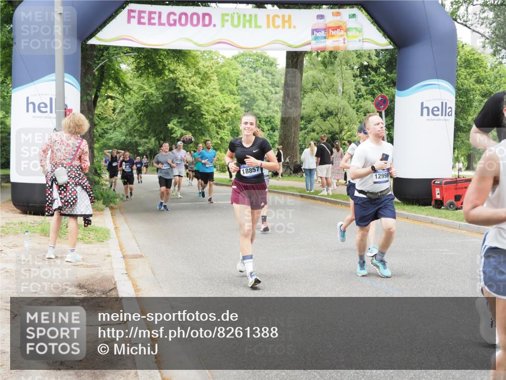 29.06.2025 - hella hamburg halbmarathon MichiJ http://msf.ph/oto/8261388 29.06.2025 10:53:50 Zwischen KM18-KM19 2868, 3630, 4532, 5431, 10042, 11509, 12998, 16379, 17500, 18857 meine-sportfotos.de