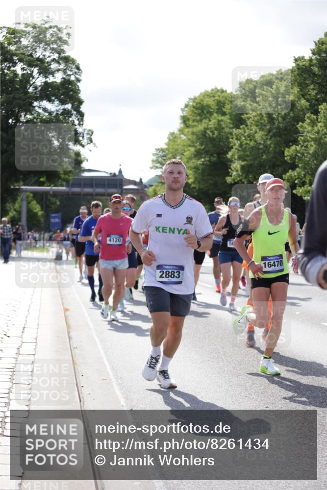 29.06.2025 - hella hamburg halbmarathon Jannik Wohlers http://msf.ph/oto/8261434 29.06.2025 09:58:17 Lombardsbrücke 1285, 1727, 1946, 1951, 2029, 2518, 2840, 2883, 2907, 3097, 3819, 3952, 4120, 4152, 4167, 5077, 5084, 5259, 5378, 5894, 6294, 6592, 6657, 6759, 6877, 7082, 7369, 7716, 8322, 8393, 8639, 10724, 11212, 11214, 11638, 11976, 12362, 12483, 12526, 12632, 12633, 12735, 13397, 13465, 13470, 13536, 13694, 13706, 13880, 14266, 14355, 14363, 14368, 14702, 15275, 15389, 15506, 15523, 15727, 15854, 16108, 16176, 16470, 16830, 17181, 17346, 17348, 17491 meine-sportfotos.de