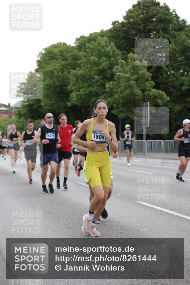 29.06.2025 - hella hamburg halbmarathon Jannik Wohlers http://msf.ph/oto/8261444 29.06.2025 10:32:50 Lombardsbrücke 1324, 1764, 2038, 2054, 2085, 2838, 3341, 3812, 3871, 4030, 4445, 4650, 5180, 5581, 5917, 6773, 8595, 9289, 9591, 9592, 9780, 11229, 11713, 11826, 12039, 12812, 12813, 13339, 14085, 14305, 14743, 15091, 15815, 15885, 15951, 15957, 15964, 16246, 16270, 16391, 17135, 18409, 18742, 18743, 18951 meine-sportfotos.de