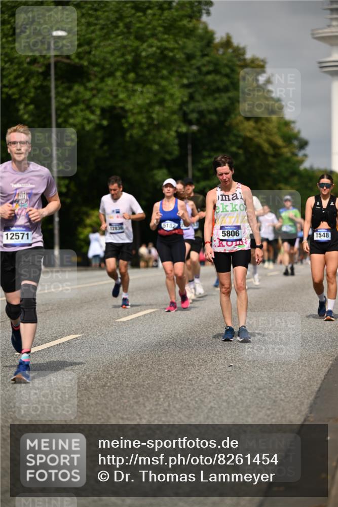 29.06.2025 - hella hamburg halbmarathon Dr. Thomas Lammeyer http://msf.ph/oto/8261454 29.06.2025 10:14:41 Kennedybrücke 1052, 1186, 1548, 1781, 2868, 5182, 5653, 5806, 8561, 8685, 9150, 9829, 11149 meine-sportfotos.de