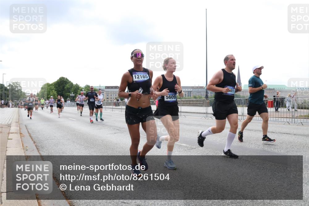 29.06.2025 - hella hamburg halbmarathon Lena Gebhardt http://msf.ph/oto/8261504 29.06.2025 10:34:29 Lombardsbrücke 1025, 1672, 1705, 1787, 2023, 2265, 2412, 2464, 2496, 2510, 2511, 2526, 2801, 2933, 3130, 3145, 3420, 3829, 3848, 4540, 4807, 4824, 4826, 5453, 5609, 6034, 6105, 6171, 6329, 6571, 6574, 6843, 7324, 7329, 7386, 7644, 7733, 8277, 8349, 8705, 8965, 9122, 9164, 9379, 9448, 9514, 10335, 10360, 10564, 10674, 11245, 11872, 12164, 12382, 13957, 15477, 16238, 16311, 16390, 16682, 16919, 17230, 18158, 18941 meine-sportfotos.de