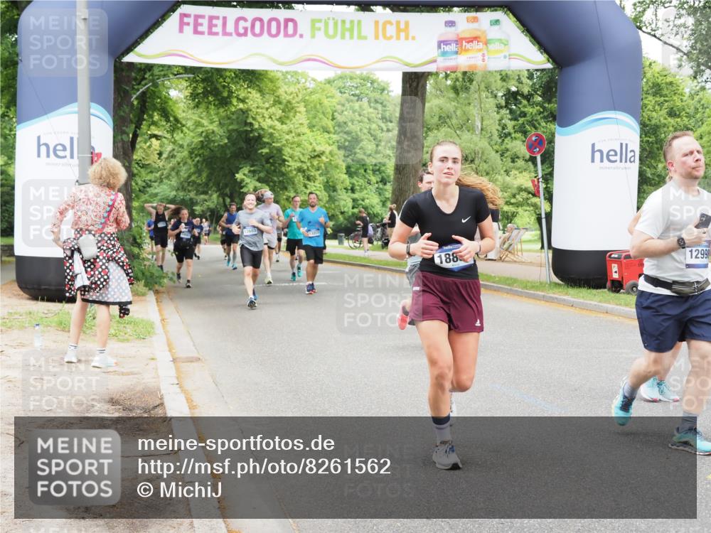 29.06.2025 - hella hamburg halbmarathon MichiJ http://msf.ph/oto/8261562 29.06.2025 10:53:51 Zwischen KM18-KM19 2868, 3630, 4532, 5431, 10042, 11509, 12998, 16379, 18857 meine-sportfotos.de