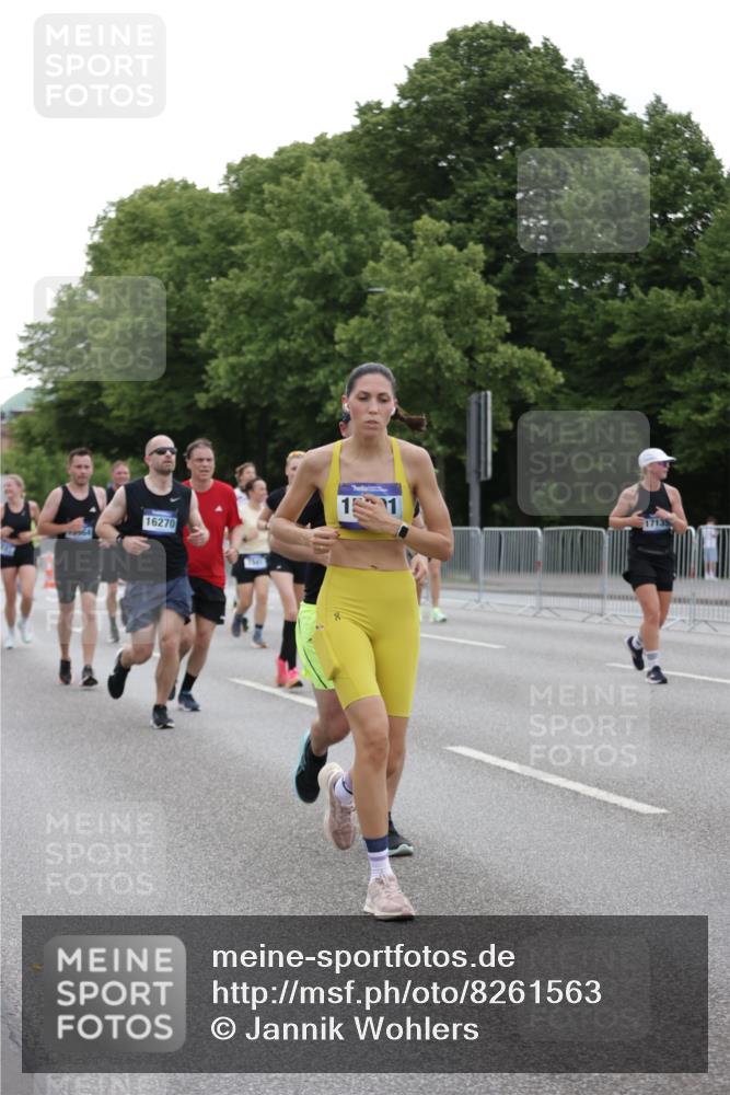 29.06.2025 - hella hamburg halbmarathon Jannik Wohlers http://msf.ph/oto/8261563 29.06.2025 10:32:50 Lombardsbrücke 1324, 1764, 2038, 2054, 2085, 2838, 3341, 3812, 3871, 4030, 4445, 4650, 5180, 5581, 5917, 6773, 8595, 9289, 9591, 9592, 9780, 11229, 11713, 11826, 12039, 12812, 12813, 13339, 14085, 14305, 14743, 15091, 15815, 15885, 15951, 15957, 15964, 16246, 16270, 16391, 17135, 18409, 18742, 18743, 18951 meine-sportfotos.de