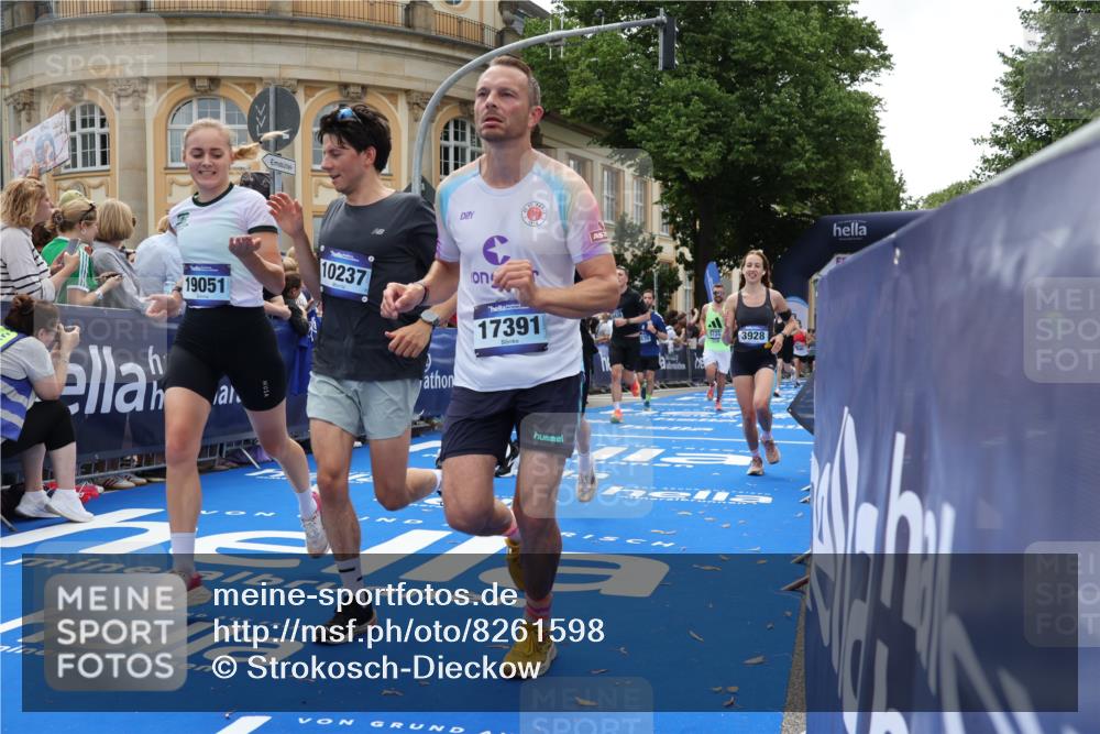 29.06.2025 - hella hamburg halbmarathon Strokosch-Dieckow http://msf.ph/oto/8261598 29.06.2025 10:43:27 Ziel 2653, 3928, 4080, 5124, 5436, 5506, 7635, 8664, 9931, 10237, 10246, 11648, 12623, 13348, 14484, 15921, 16338, 16720, 17391, 18274, 18513, 18775, 18810, 18942, 18987, 19009, 19051, 19229 meine-sportfotos.de