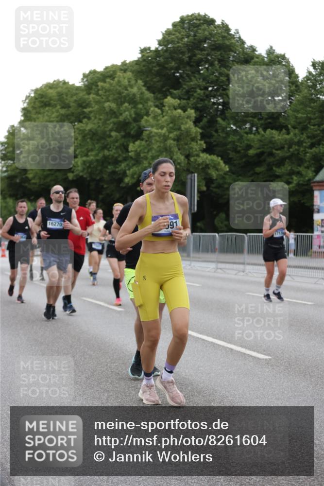 29.06.2025 - hella hamburg halbmarathon Jannik Wohlers http://msf.ph/oto/8261604 29.06.2025 10:32:51 Lombardsbrücke 1324, 1764, 2038, 2054, 2085, 2838, 3341, 3812, 3871, 4030, 4445, 4650, 5180, 5581, 5917, 6773, 8595, 9289, 9591, 9592, 9780, 11229, 11713, 11826, 12039, 12812, 12813, 13339, 14085, 14743, 15091, 15815, 15885, 15951, 15957, 15964, 16246, 16270, 16391, 17135, 18409, 18742, 18743, 18951 meine-sportfotos.de
