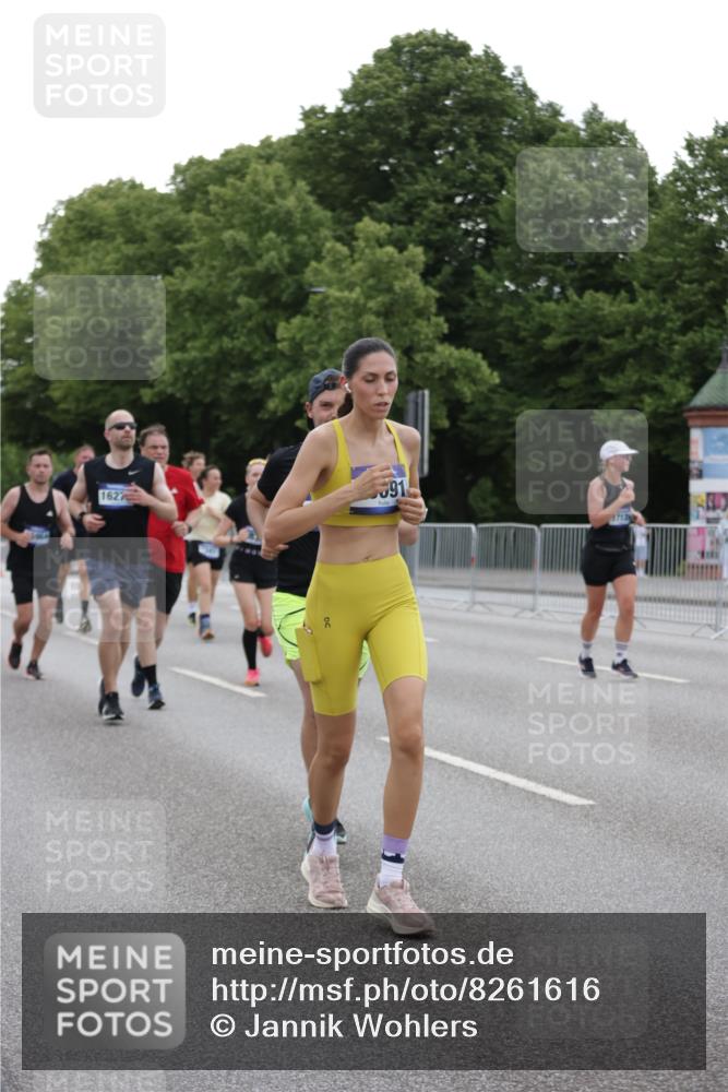 29.06.2025 - hella hamburg halbmarathon Jannik Wohlers http://msf.ph/oto/8261616 29.06.2025 10:32:51 Lombardsbrücke 1324, 1764, 2038, 2054, 2085, 2838, 3341, 3812, 3871, 4030, 4445, 4650, 5180, 5581, 5917, 6773, 8595, 9289, 9591, 9592, 9780, 11229, 11713, 11826, 12039, 12812, 12813, 13339, 14085, 14743, 15091, 15815, 15885, 15951, 15957, 15964, 16246, 16270, 16391, 17135, 18409, 18742, 18743, 18951 meine-sportfotos.de