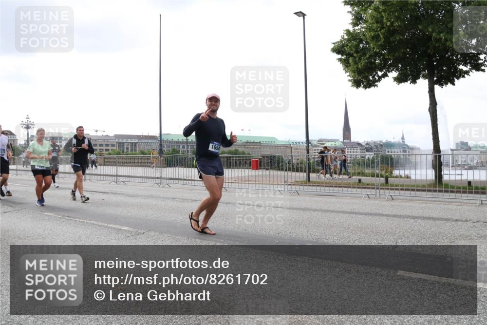 29.06.2025 - hella hamburg halbmarathon Lena Gebhardt http://msf.ph/oto/8261702 29.06.2025 10:46:01 Lombardsbrücke 1004, 1033, 1060, 1085, 1100, 1104, 1421, 1426, 1429, 1465, 1532, 1555, 1854, 1867, 1868, 1983, 2008, 2398, 2423, 2522, 2550, 2773, 2813, 2917, 2951, 2954, 2965, 2973, 3410, 4104, 4119, 4223, 4317, 4388, 4572, 5044, 5635, 5697, 5703, 5769, 5770, 5854, 5892, 6068, 6133, 6333, 6392, 6623, 7268, 7356, 7605, 7894, 7960, 7983, 8047, 8745, 9120, 9121, 9129, 9337, 9426, 9445, 10327, 10329, 10367, 10511, 11358, 11361, 11876, 11910, 12298, 12507 meine-sportfotos.de