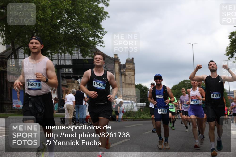 29.06.2025 - hella hamburg halbmarathon Yannick Fuchs http://msf.ph/oto/8261738 29.06.2025 10:48:40 20KM 1125, 1327, 1410, 1496, 1506, 1628, 2119, 2474, 2561, 2771, 2884, 2955, 3041, 3177, 3652, 3791, 3794, 3861, 3945, 4029, 4189, 4231, 4938, 5319, 6082, 6084, 6433, 6443, 6581, 6587, 6723, 8449, 8487, 8514, 8698, 8772, 8973, 9012, 9060, 9227, 10191, 10192, 10263, 10266, 10368, 10376, 11184, 11333, 11499, 11747, 11797, 11799, 11976, 12186, 12489, 12961, 13297, 13988, 14036, 14175, 14592, 14638, 14660, 14948, 15389, 15408, 15524, 15879, 16047, 17842, 18380 meine-sportfotos.de