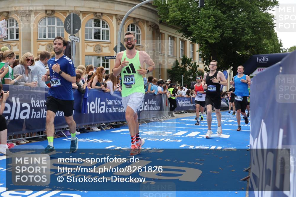 29.06.2025 - hella hamburg halbmarathon Strokosch-Dieckow http://msf.ph/oto/8261826 29.06.2025 10:43:31 Ziel 3116, 3928, 4080, 5124, 5436, 5506, 7635, 8664, 9931, 10237, 10246, 11648, 12623, 13996, 14484, 14690, 16338, 17391, 17912, 18449, 18513, 18775, 18810, 18942, 19051, 19229 meine-sportfotos.de
