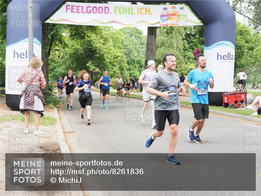 29.06.2025 - hella hamburg halbmarathon MichiJ http://msf.ph/oto/8261836 29.06.2025 10:53:54 Zwischen KM18-KM19 1866, 3630, 4532, 5431, 10042, 11321, 11509, 12998, 13203, 13603, 14987, 18857 meine-sportfotos.de