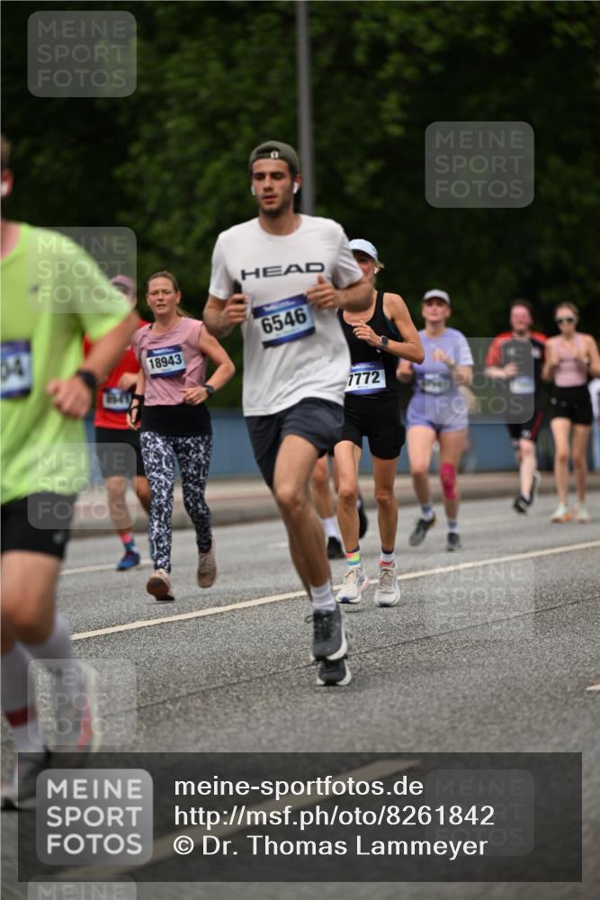 29.06.2025 - hella hamburg halbmarathon Dr. Thomas Lammeyer http://msf.ph/oto/8261842 29.06.2025 10:35:17 Kennedybrücke 1059, 1097, 1472, 1547, 1979, 2414, 2754, 2755, 2914, 3281, 3443, 4561, 4817, 5437, 5943, 6057, 6078, 6195, 6546, 6616, 6725, 6787, 7120, 7604, 7772, 8050, 8812, 8941, 10586 meine-sportfotos.de