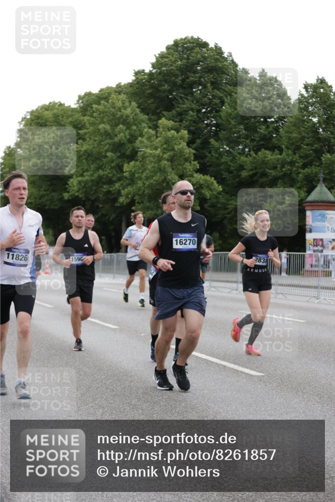 29.06.2025 - hella hamburg halbmarathon Jannik Wohlers http://msf.ph/oto/8261857 29.06.2025 10:32:52 Lombardsbrücke 1324, 1764, 2038, 2054, 2085, 2838, 3341, 3812, 3871, 4030, 4164, 4445, 4650, 5180, 5581, 5917, 6773, 8595, 9289, 9591, 9592, 9780, 11229, 11713, 11826, 12039, 12812, 12813, 13339, 14085, 15091, 15815, 15885, 15951, 15957, 15964, 16246, 16270, 16391, 17135, 18409, 18742, 18743, 18951 meine-sportfotos.de