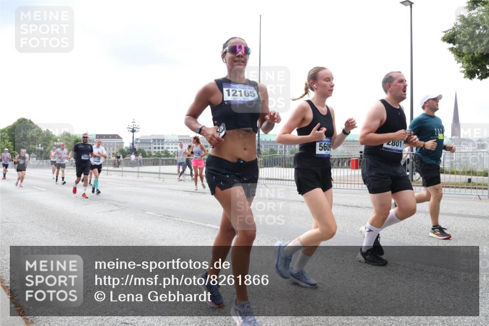 29.06.2025 - hella hamburg halbmarathon Lena Gebhardt http://msf.ph/oto/8261866 29.06.2025 10:34:30 Lombardsbrücke 1025, 1672, 2023, 2265, 2412, 2464, 2496, 2510, 2511, 2526, 2801, 2933, 3130, 3145, 3420, 3829, 3848, 4540, 4824, 4826, 5453, 5609, 6034, 6105, 6171, 6329, 6571, 6574, 6843, 7020, 7324, 7329, 7386, 7644, 7733, 8277, 8349, 8705, 8965, 9122, 9164, 9379, 9448, 9514, 10335, 10360, 10564, 10674, 11122, 11245, 11872, 12164, 12382, 13957, 15477, 16238, 16311, 16390, 16682, 16919, 17230, 18158, 18941 meine-sportfotos.de