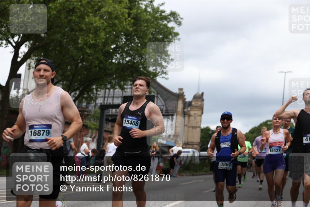 29.06.2025 - hella hamburg halbmarathon Yannick Fuchs http://msf.ph/oto/8261870 29.06.2025 10:48:40 20KM 1125, 1327, 1410, 1496, 1506, 1628, 2119, 2474, 2561, 2771, 2884, 2955, 3041, 3177, 3652, 3791, 3794, 3861, 3945, 4029, 4189, 4231, 4938, 5319, 6082, 6084, 6433, 6443, 6581, 6587, 6723, 8449, 8487, 8514, 8698, 8772, 8973, 9012, 9060, 9227, 10191, 10192, 10263, 10266, 10368, 10376, 11184, 11333, 11499, 11747, 11797, 11799, 11976, 12186, 12489, 12961, 13297, 13988, 14036, 14175, 14592, 14638, 14660, 14948, 15389, 15408, 15524, 15879, 16047, 17842, 18380 meine-sportfotos.de