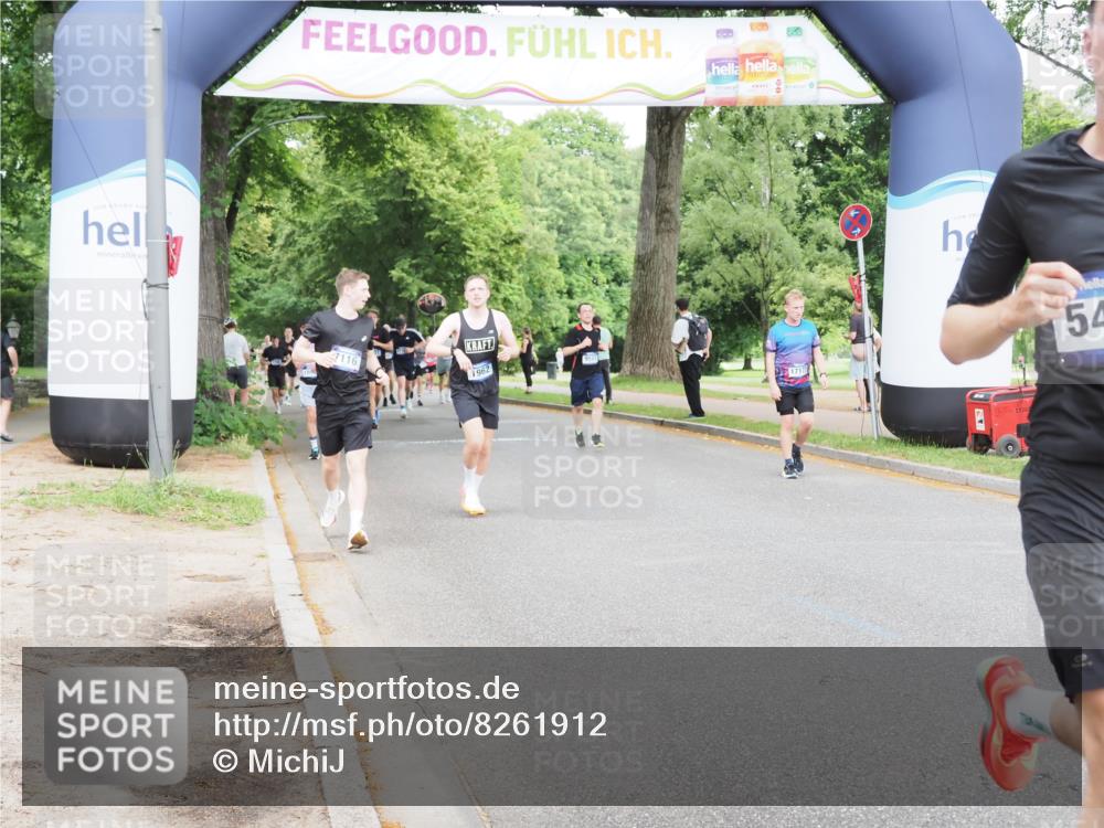 29.06.2025 - hella hamburg halbmarathon MichiJ http://msf.ph/oto/8261912 29.06.2025 10:30:02 Zwischen KM18-KM19 1631, 1962, 4871, 5387, 5436, 10375, 10894, 12434, 17177, 18491 meine-sportfotos.de