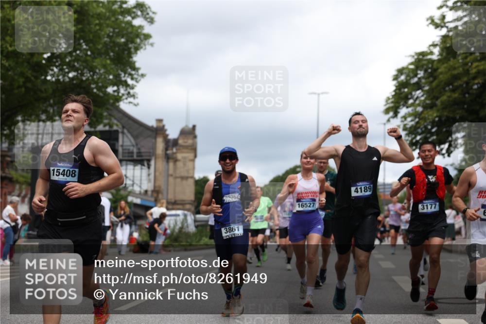 29.06.2025 - hella hamburg halbmarathon Yannick Fuchs http://msf.ph/oto/8261949 29.06.2025 10:48:40 20KM 1125, 1327, 1410, 1496, 1506, 1628, 2119, 2474, 2561, 2771, 2884, 2955, 3041, 3177, 3652, 3791, 3794, 3861, 3945, 4029, 4189, 4231, 4938, 5319, 6082, 6084, 6433, 6443, 6581, 6587, 6723, 8449, 8487, 8514, 8698, 8772, 8973, 9012, 9060, 9227, 10191, 10192, 10263, 10266, 10368, 10376, 11184, 11333, 11499, 11747, 11797, 11799, 11976, 12186, 12489, 12961, 13297, 13988, 14036, 14175, 14592, 14638, 14660, 14948, 15389, 15408, 15524, 15879, 16047, 17842, 18380 meine-sportfotos.de