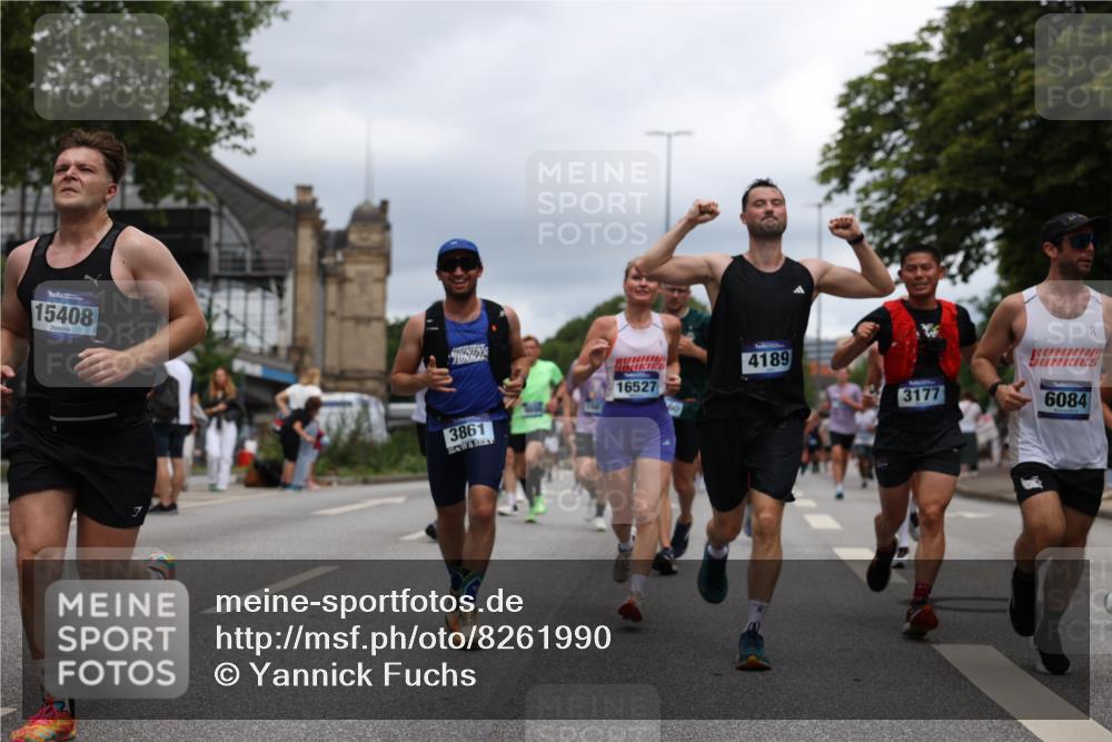 29.06.2025 - hella hamburg halbmarathon Yannick Fuchs http://msf.ph/oto/8261990 29.06.2025 10:48:40 20KM 1125, 1327, 1410, 1496, 1506, 1628, 2119, 2474, 2561, 2771, 2884, 2955, 3041, 3177, 3652, 3791, 3794, 3861, 3945, 4029, 4189, 4231, 4938, 5319, 6082, 6084, 6433, 6443, 6581, 6587, 6723, 8449, 8487, 8514, 8698, 8772, 8973, 9012, 9060, 9227, 10191, 10192, 10263, 10266, 10368, 10376, 11184, 11333, 11499, 11747, 11797, 11799, 11976, 12186, 12489, 12961, 13297, 13988, 14036, 14175, 14592, 14638, 14660, 14948, 15389, 15408, 15524, 15879, 16047, 17842, 18380 meine-sportfotos.de