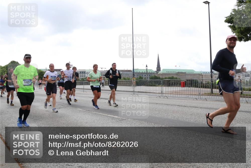 29.06.2025 - hella hamburg halbmarathon Lena Gebhardt http://msf.ph/oto/8262026 29.06.2025 10:46:01 Lombardsbrücke 1004, 1033, 1060, 1085, 1100, 1104, 1421, 1426, 1429, 1465, 1532, 1555, 1854, 1867, 1868, 1983, 2008, 2398, 2423, 2522, 2550, 2773, 2813, 2917, 2951, 2954, 2965, 2973, 3410, 4104, 4119, 4223, 4317, 4388, 4572, 5044, 5635, 5697, 5703, 5769, 5770, 5854, 5892, 6068, 6133, 6333, 6392, 6623, 7268, 7356, 7605, 7894, 7960, 7983, 8047, 8745, 9120, 9121, 9129, 9337, 9426, 9445, 10327, 10329, 10367, 10511, 11358, 11361, 11876, 11910, 12298, 12507 meine-sportfotos.de