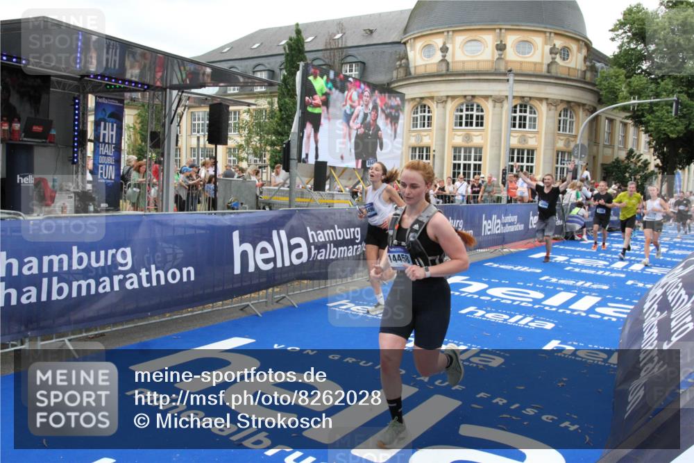 29.06.2025 - hella hamburg halbmarathon Michael Strokosch http://msf.ph/oto/8262028 29.06.2025 10:51:46 Ziel 2396, 6286, 7224, 8710, 8819, 12224, 14012, 14458, 15496, 15727, 15831, 15899, 17682, 19020, 19053 meine-sportfotos.de