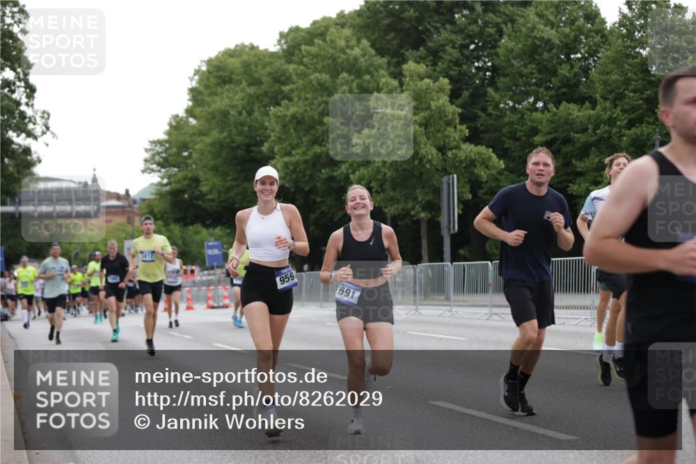 29.06.2025 - hella hamburg halbmarathon Jannik Wohlers http://msf.ph/oto/8262029 29.06.2025 10:32:55 Lombardsbrücke 1764, 1995, 2038, 2054, 2085, 2838, 3341, 3812, 4164, 4445, 5180, 5581, 5917, 6773, 7705, 8595, 9289, 9591, 9592, 9750, 9780, 11229, 11713, 11826, 12039, 12812, 12813, 13339, 14085, 15091, 15815, 15885, 15964, 16246, 16270, 16391, 17135, 18742, 18743, 18951 meine-sportfotos.de