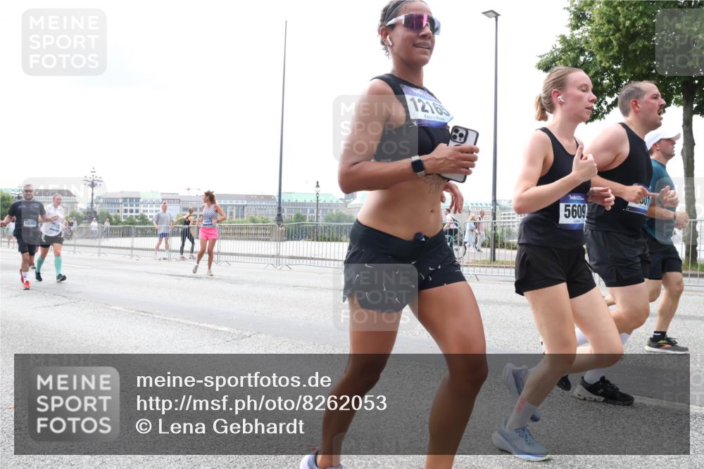 29.06.2025 - hella hamburg halbmarathon Lena Gebhardt http://msf.ph/oto/8262053 29.06.2025 10:34:30 Lombardsbrücke 1025, 1672, 2023, 2265, 2412, 2464, 2496, 2510, 2511, 2526, 2801, 2933, 3130, 3145, 3420, 3829, 3848, 4540, 4824, 4826, 5453, 5609, 6034, 6105, 6171, 6329, 6571, 6574, 6843, 7020, 7324, 7329, 7386, 7644, 7733, 8277, 8349, 8705, 8965, 9122, 9164, 9379, 9448, 9514, 10335, 10360, 10564, 10674, 11122, 11245, 11872, 12164, 12382, 13957, 15477, 16238, 16311, 16390, 16682, 16919, 17230, 18158, 18941 meine-sportfotos.de